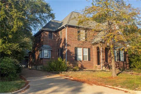 Photo of 9308 Amberwood Court, College Station, TX 77845 (MLS # 25010788)