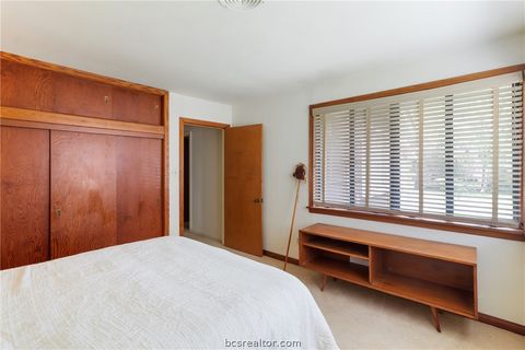 Tiny photo for 800 Park Place, College Station, TX 77840 (MLS # 26005264)