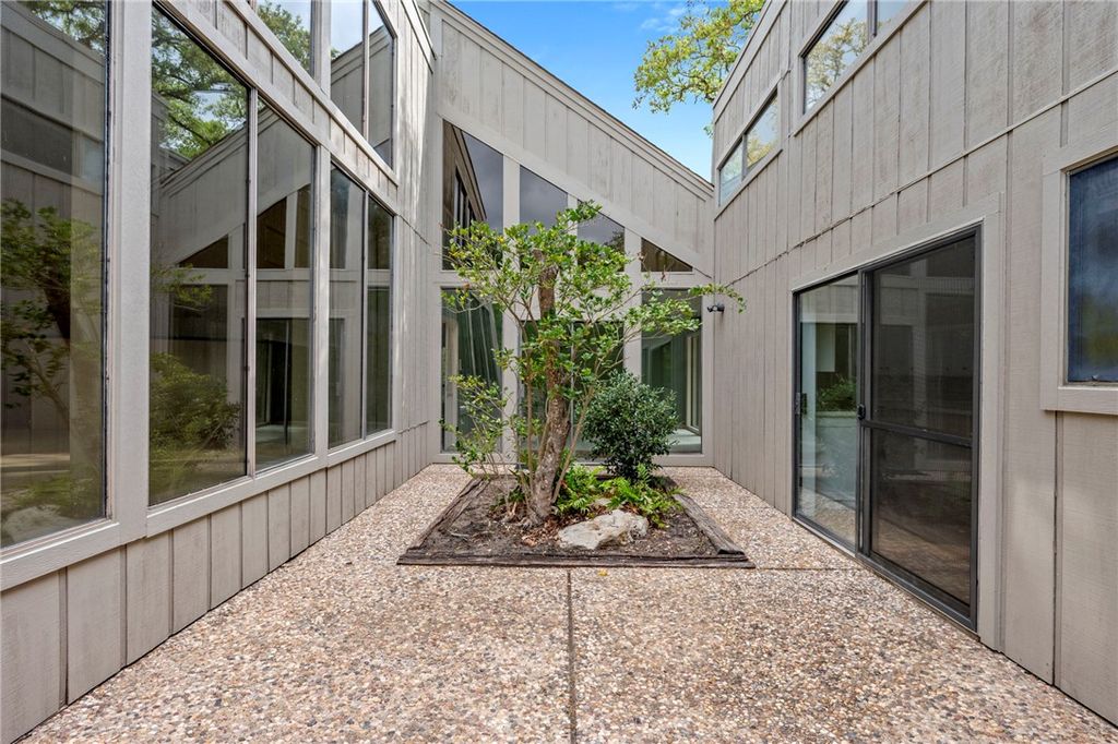 Photo of 2520 Faulkner Drive, College Station, TX 77845 (MLS # 26003774)