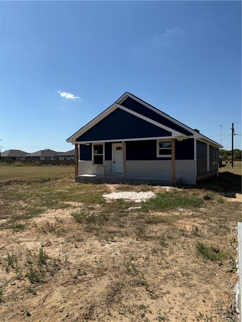 1708 Pine Street Hearne TX 77859