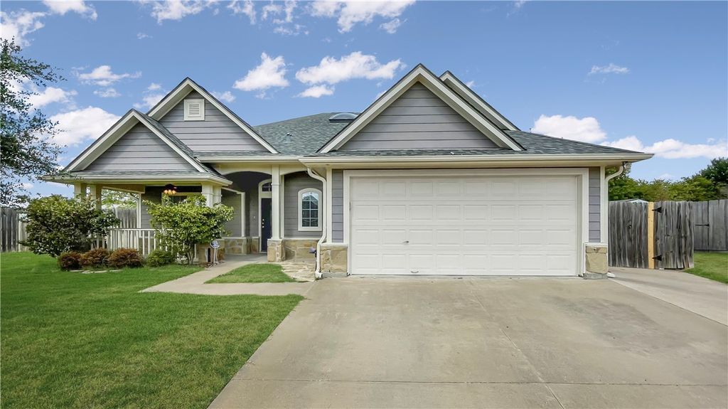 Photo of 2701 Lynnwood Court, Bryan, TX 77807 (MLS # 25011028)