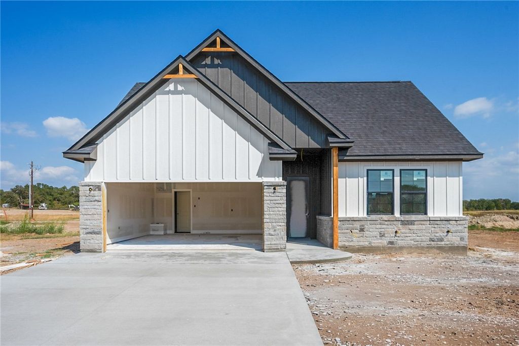 Photo for 2102 Zebrina Court, Bryan, TX 77807 (MLS # 25011245)