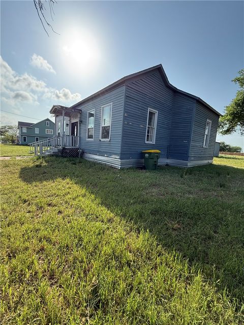 Tiny photo for 507 E Logan Street, Calvert, TX 77837 (MLS # 26004236)