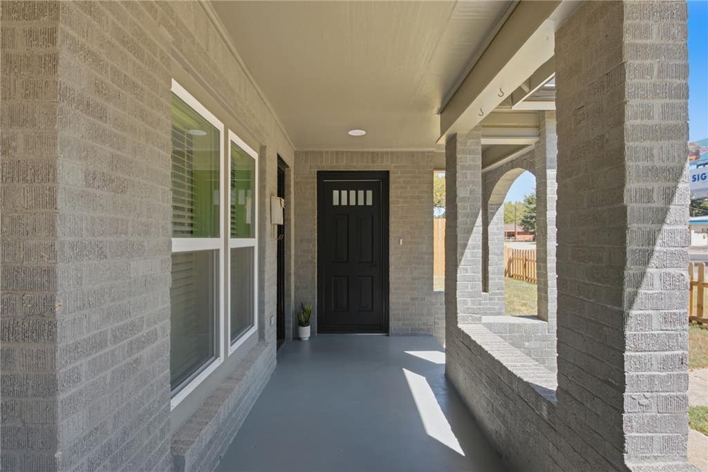 Photo of 902 Post Oak Street, Hearne, TX 77859 (MLS # 26010371)
