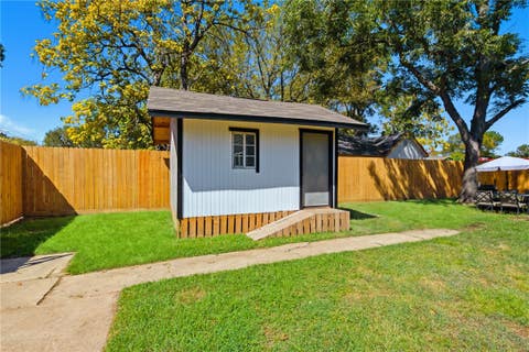 Tiny photo for 902 Post Oak Street, Hearne, TX 77859 (MLS # 26010371)
