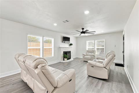 Tiny photo for 902 Post Oak Street, Hearne, TX 77859 (MLS # 26010371)