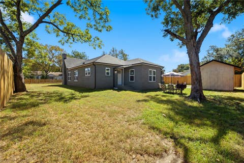 Tiny photo for 902 Post Oak Street, Hearne, TX 77859 (MLS # 26010371)