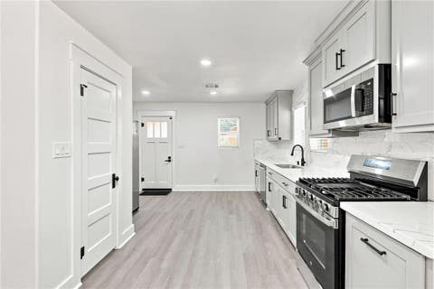 Tiny photo for 902 Post Oak Street, Hearne, TX 77859 (MLS # 26010371)