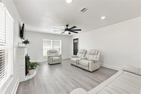 Tiny photo for 902 Post Oak Street, Hearne, TX 77859 (MLS # 26010371)
