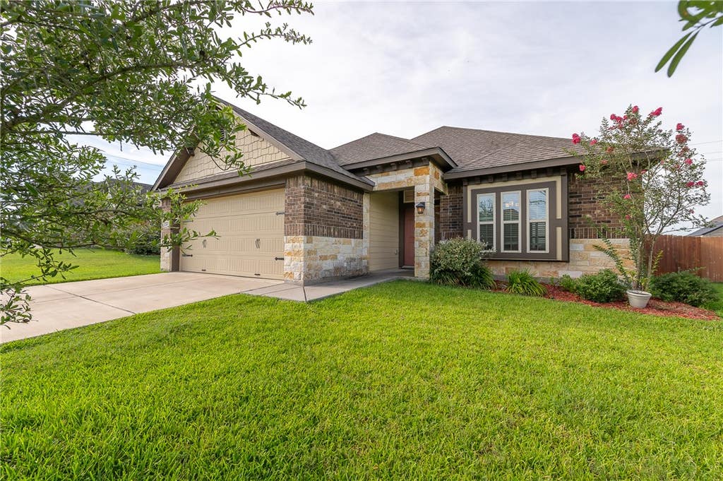 Photo of 7403 Masters Drive, Navasota, TX 77868 (MLS # 26008973)