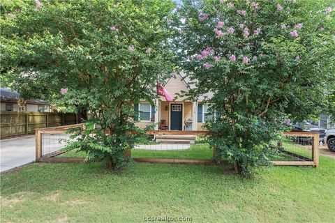 Tiny photo for 112 Rebecca Street, Bryan, TX 77801 (MLS # 26004173)