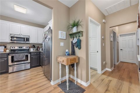 Tiny photo for 112 Rebecca Street, Bryan, TX 77801 (MLS # 26004173)