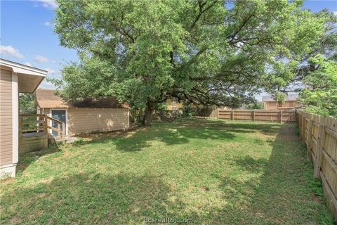 Tiny photo for 112 Rebecca Street, Bryan, TX 77801 (MLS # 26004173)