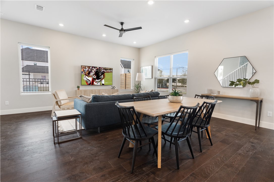 College Station, Texas 77840, United States, 4 Bedrooms Bedrooms, ,5 BathroomsBathrooms,Residential,Active,96071