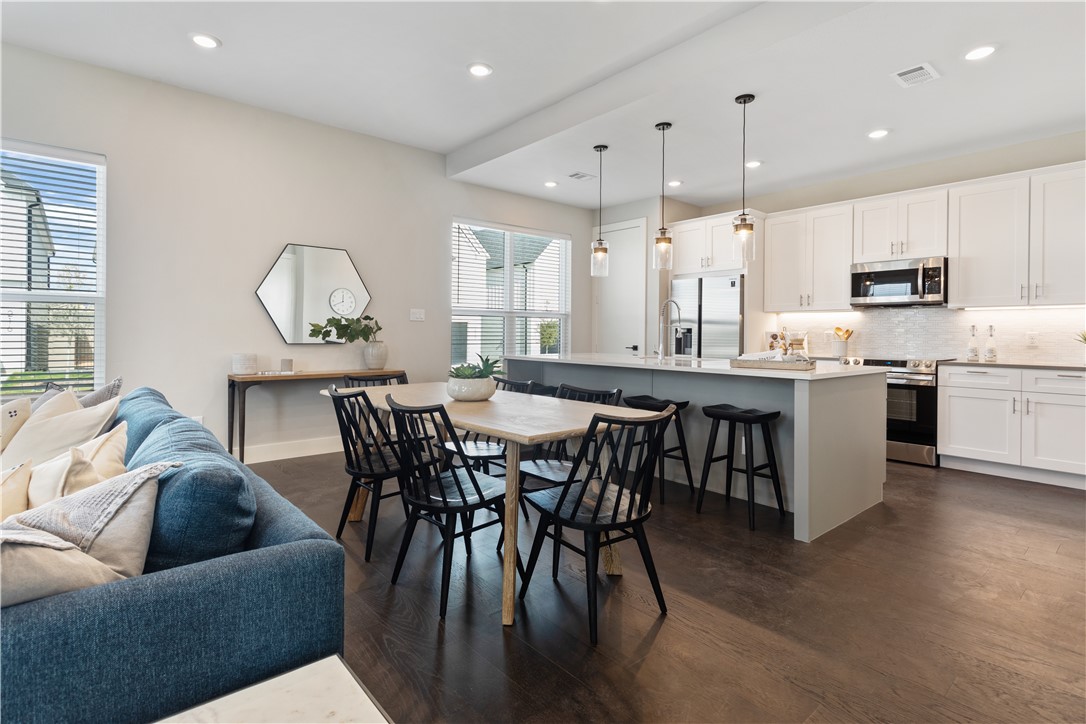 College Station, Texas 77840, United States, 4 Bedrooms Bedrooms, ,5 BathroomsBathrooms,Residential,Active,96071