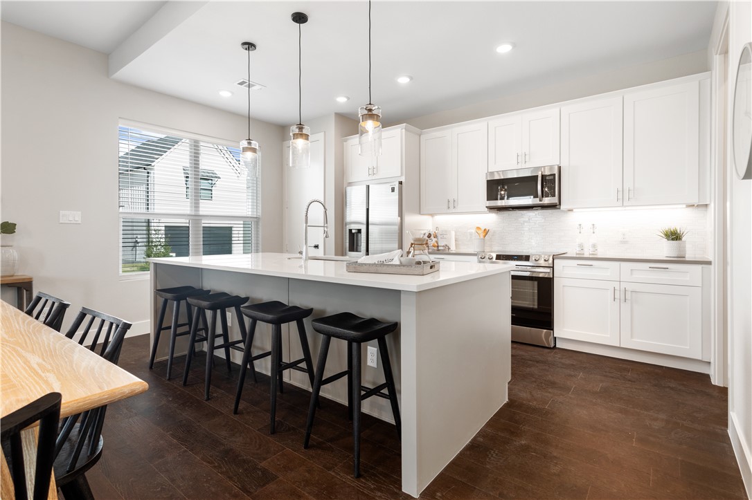 College Station, Texas 77840, United States, 4 Bedrooms Bedrooms, ,5 BathroomsBathrooms,Residential,Active,96071