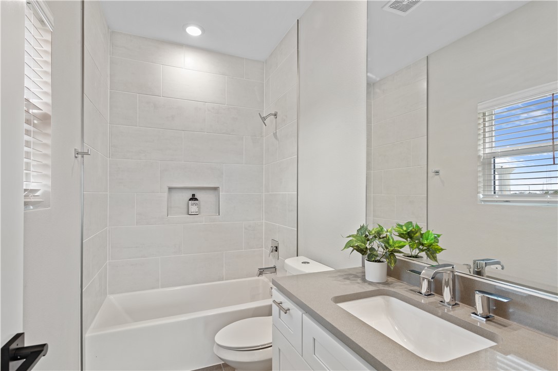 College Station, Texas 77840, United States, 4 Bedrooms Bedrooms, ,5 BathroomsBathrooms,Residential,Active,96071