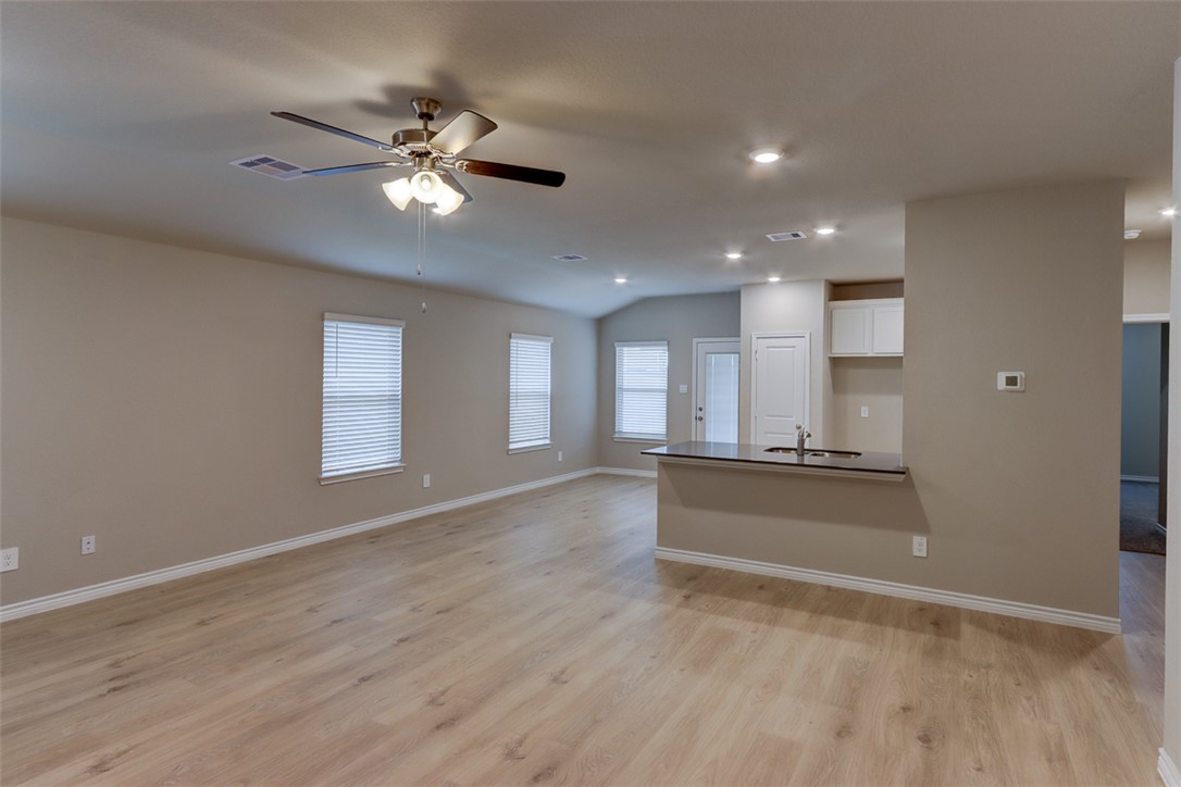 College Station, Texas 77845, United States, 3 Bedrooms Bedrooms, ,2 BathroomsBathrooms,Residential,Active,217526