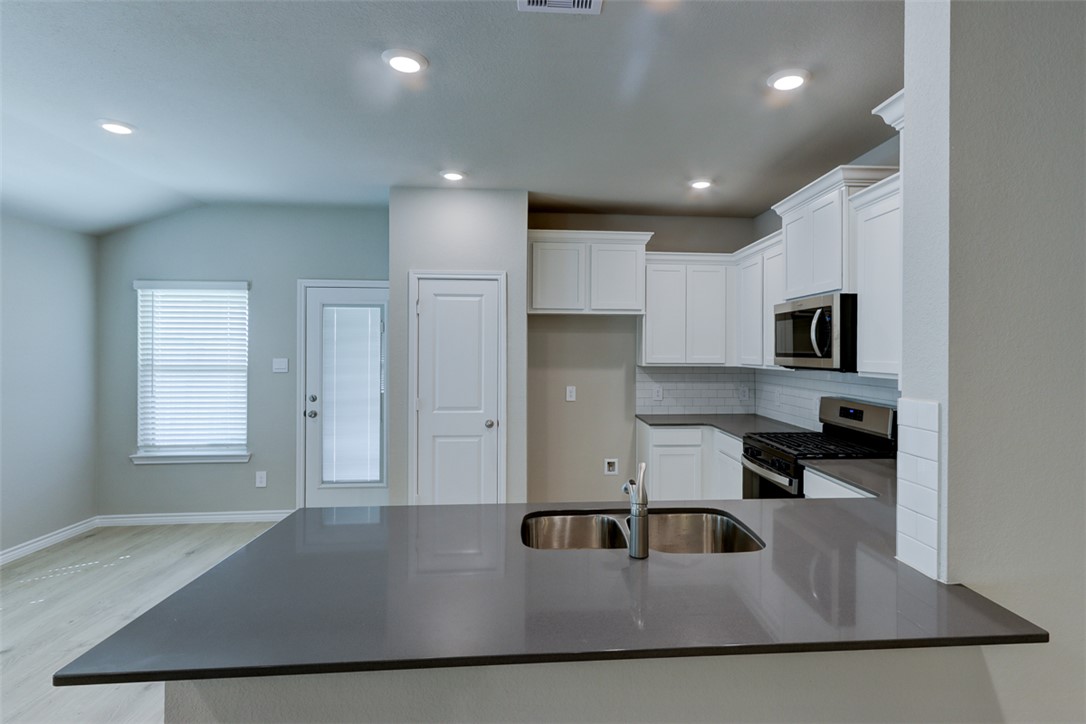 College Station, Texas 77845, United States, 3 Bedrooms Bedrooms, ,2 BathroomsBathrooms,Residential,Active,217526