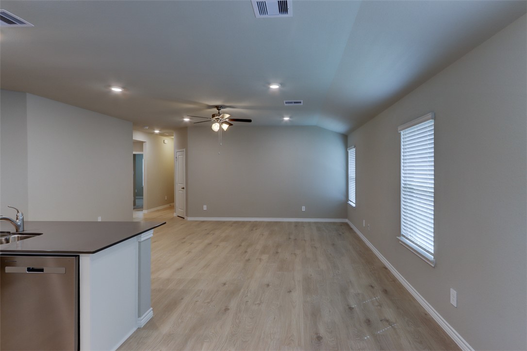 College Station, Texas 77845, United States, 3 Bedrooms Bedrooms, ,2 BathroomsBathrooms,Residential,Active,217526