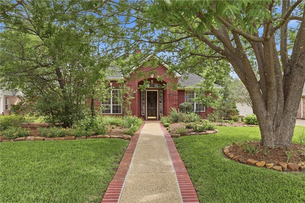 Photo of 8407 Whiterose Court, College Station, TX 77845 (MLS # 26005358)