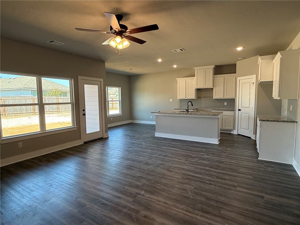 Photo of 927 Fork Court, College Station, TX 77845 (MLS # 26009586)
