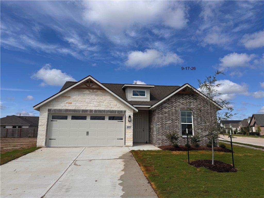 Photo of 927 Fork Court, College Station, TX 77845 (MLS # 26009586)