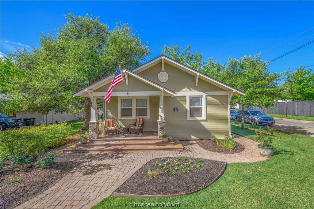 Photo of 400 Fairview Avenue, College Station, TX 77840 (MLS # 26004309)