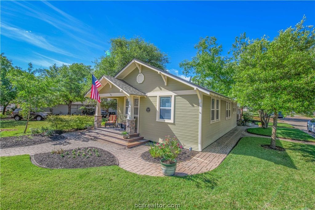 Photo of 400 Fairview Avenue, College Station, TX 77840 (MLS # 26004309)