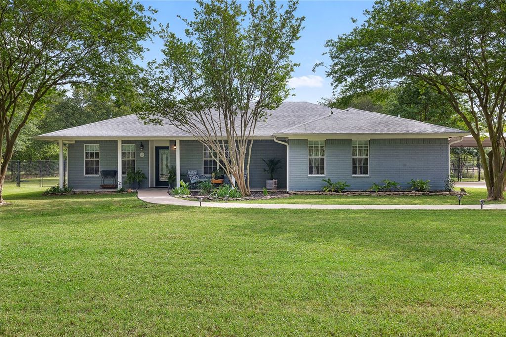 Photo of 10462 Woodview Drive, College Station, TX 77845 (MLS # 26006225)