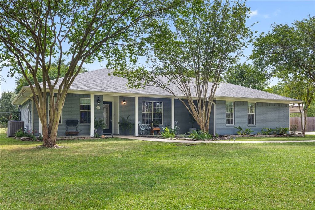 Photo of 10462 Woodview Drive, College Station, TX 77845 (MLS # 26006225)