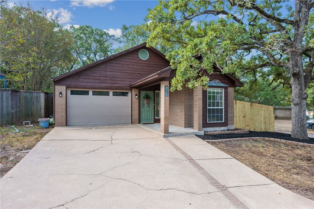 Photo of 2007 Wilderland Circle, Bryan, TX 77807 (MLS # 25010317)