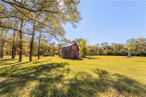 Tiny photo for 803 Hollow Bend Bnd, Caldwell, TX 77836 (MLS # 25011644)