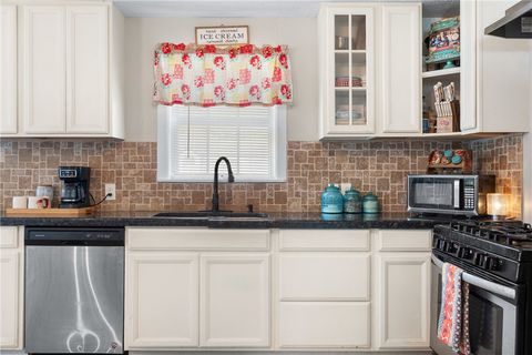 Tiny photo for 805 W Fawn Street, Caldwell, TX 77836 (MLS # 25010897)