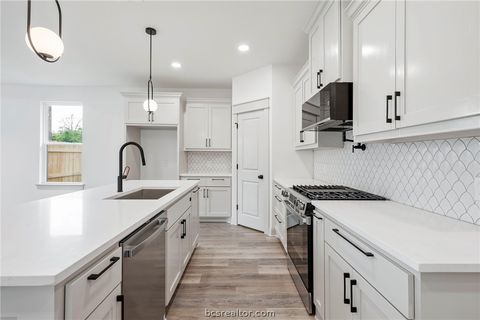Tiny photo for 503 Legion Court, Bryan, TX 77803 (MLS # 26006200)
