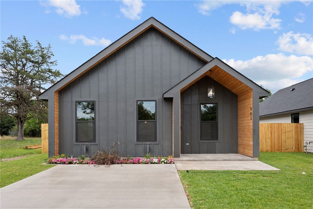 Photo of 503 Legion Court, Bryan, TX 77803 (MLS # 26006200)