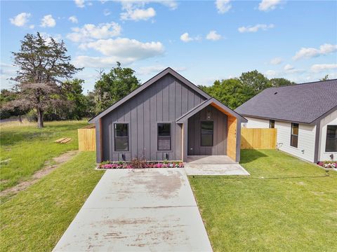 Tiny photo for 503 Legion Court, Bryan, TX 77803 (MLS # 26006200)