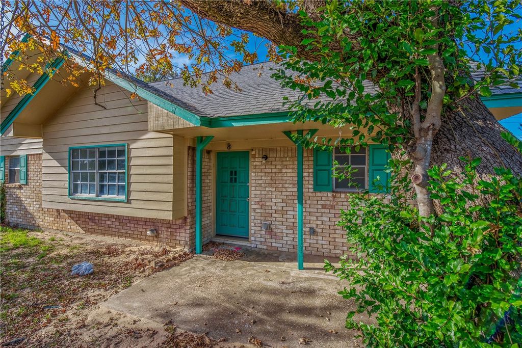 Photo of 8 Fountain Bleau, Hilltop Lakes, TX 77871 (MLS # 26001515)