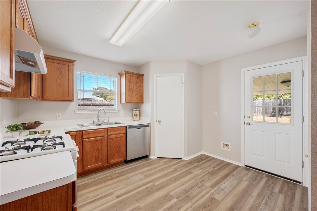 College Station, Texas 77845, United States, 3 Bedrooms Bedrooms, ,2 BathroomsBathrooms,Residential,Active,226920