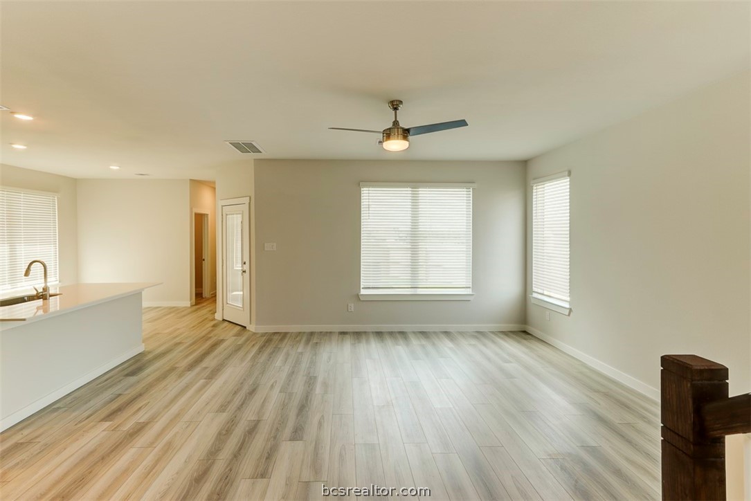 College Station, Texas 77845, United States, 3 Bedrooms Bedrooms, ,3 BathroomsBathrooms,Residential,Pending,53912