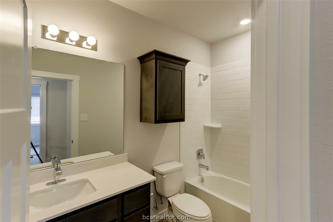 College Station, Texas 77845, United States, 3 Bedrooms Bedrooms, ,3 BathroomsBathrooms,Residential,Pending,53912