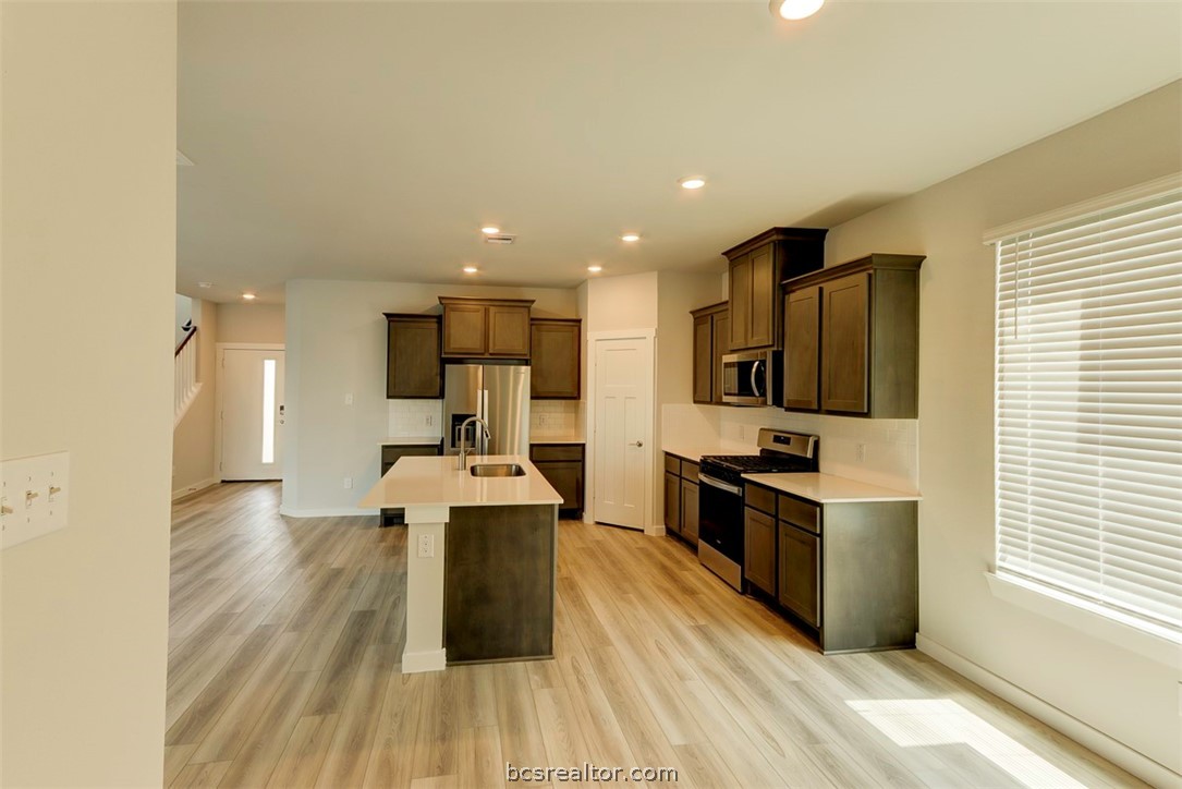 College Station, Texas 77845, United States, 3 Bedrooms Bedrooms, ,3 BathroomsBathrooms,Residential,Pending,53912