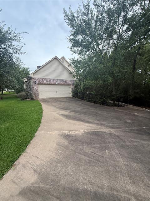 Tiny photo for 3210 Elm Creek Court, Bryan, TX 77807 (MLS # 26009312)