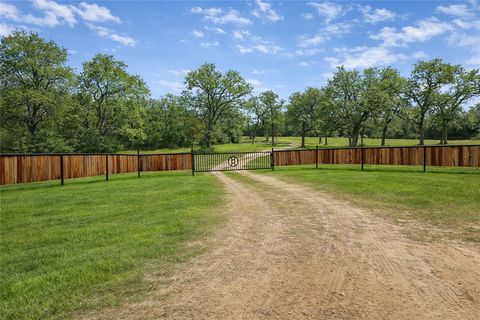 7031 Red Rock Rd Franklin TX 77856