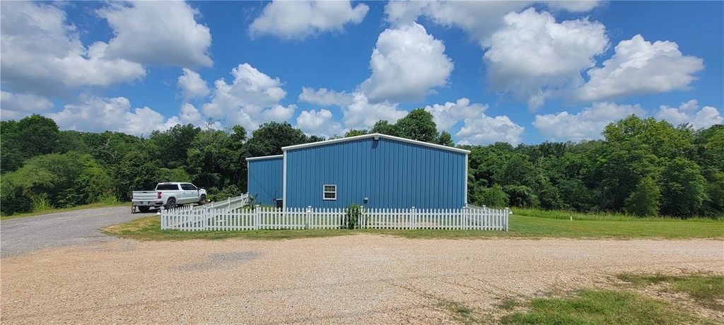 Photo of 967 Little Mississippi Cemetery Road, Franklin, TX 77856 (MLS # 26006534)