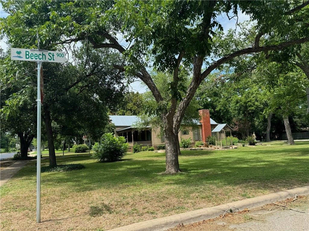 Photo of 1303 Pecan Street, Bastrop, TX 78602 (MLS # 26006660)