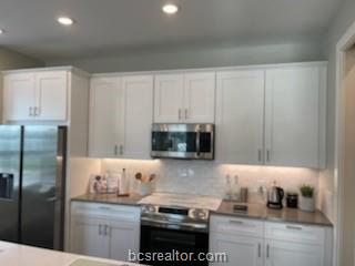 College Station, Texas 77840, United States, 4 Bedrooms Bedrooms, ,5 BathroomsBathrooms,Residential,Active,25033