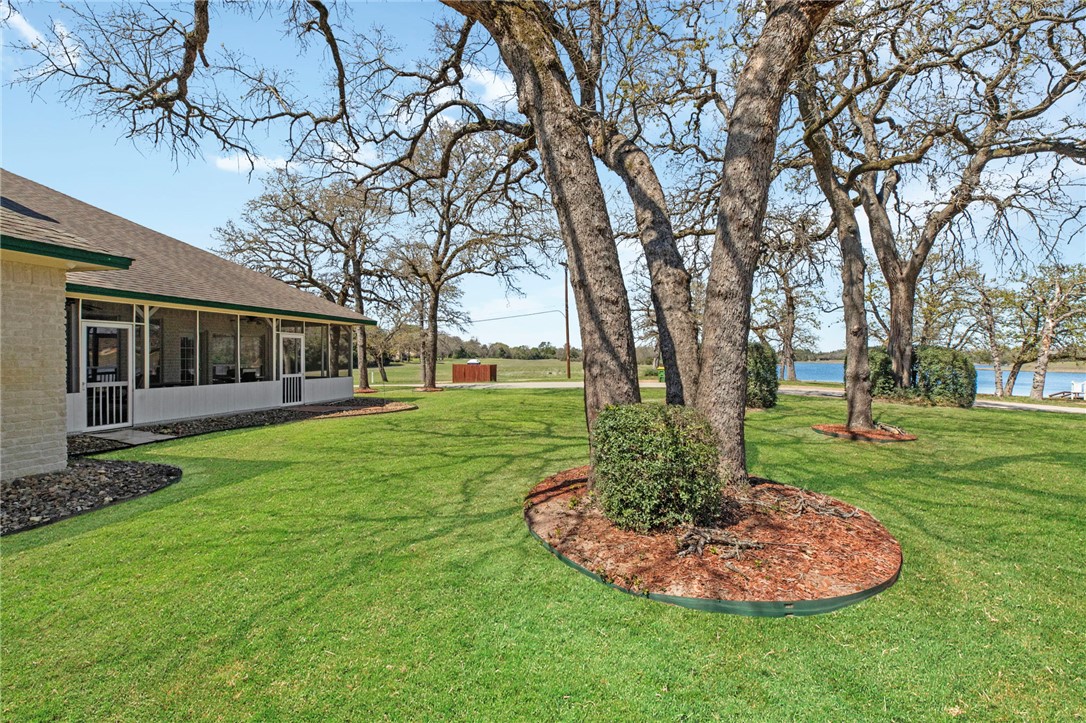 129 Lakeland Drive S