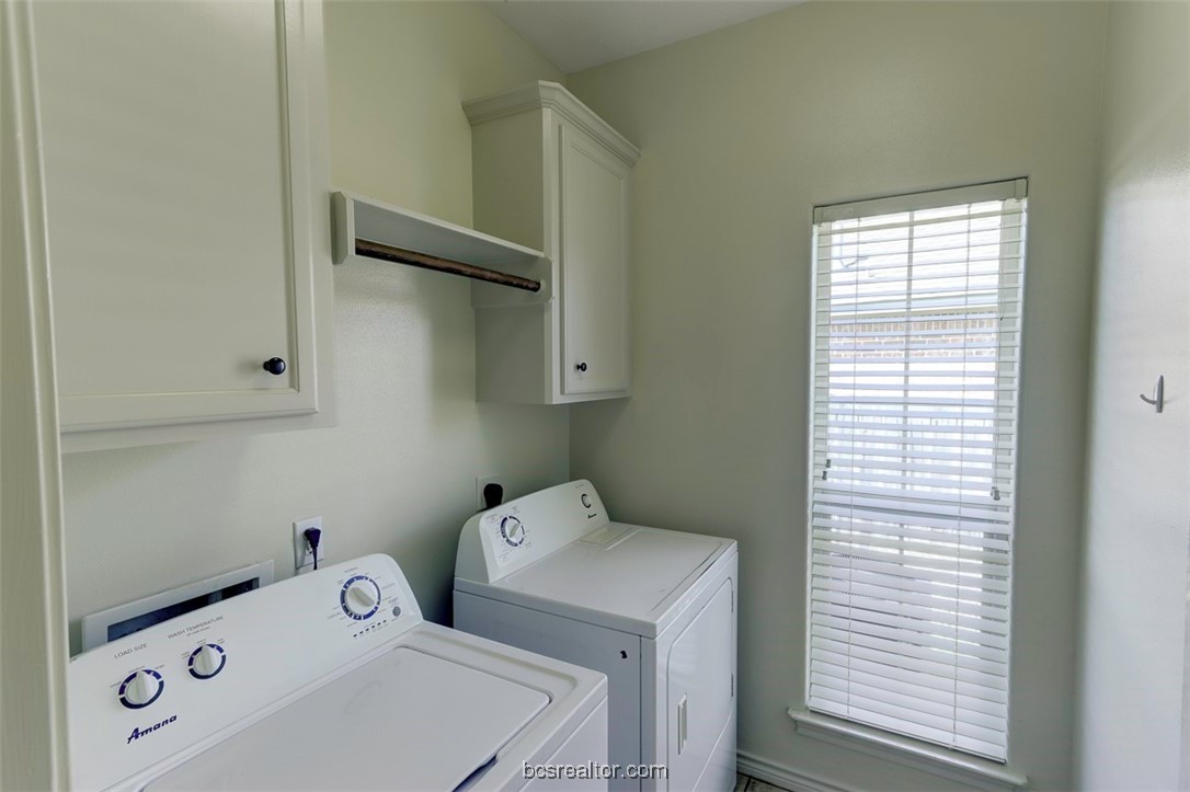 College Station, Texas 77845, United States, 3 Bedrooms Bedrooms, ,2 BathroomsBathrooms,Residential,Pending,57466