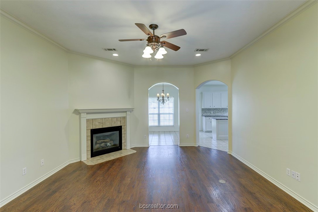 College Station, Texas 77845, United States, 3 Bedrooms Bedrooms, ,2 BathroomsBathrooms,Residential,Pending,57466
